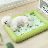tapis-rafraichissant-chien-reposant-calme